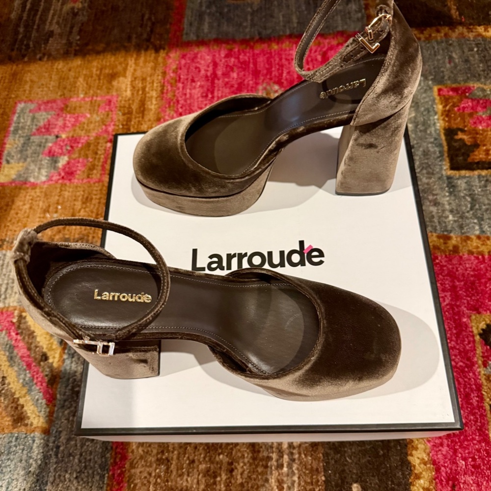 Larroudé Ari Pump In Expresso Velvet- Size 7.5 - Picture 2 of 6